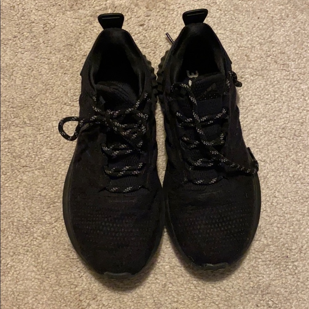 All black Adidas Bounce